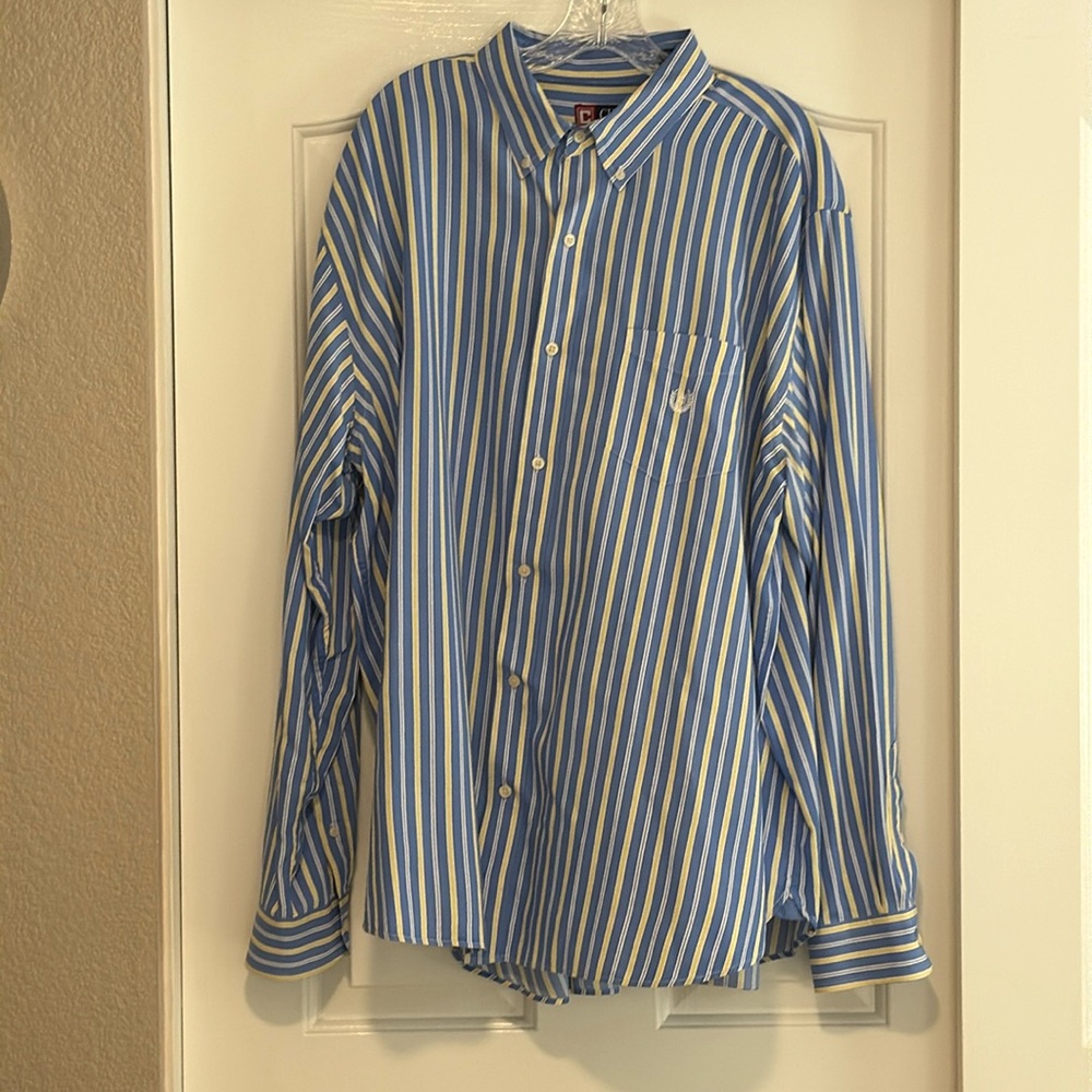 Men’s L/S Ċhaps Button down in XXL Tall. Blue/yellow stripe. Front pocket.